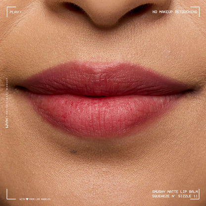 SMUSHY MATTE LIP BALM NYX SQUEEZE N SIZZLE BÁLSAMO LABIAL MATE - Koch Professional